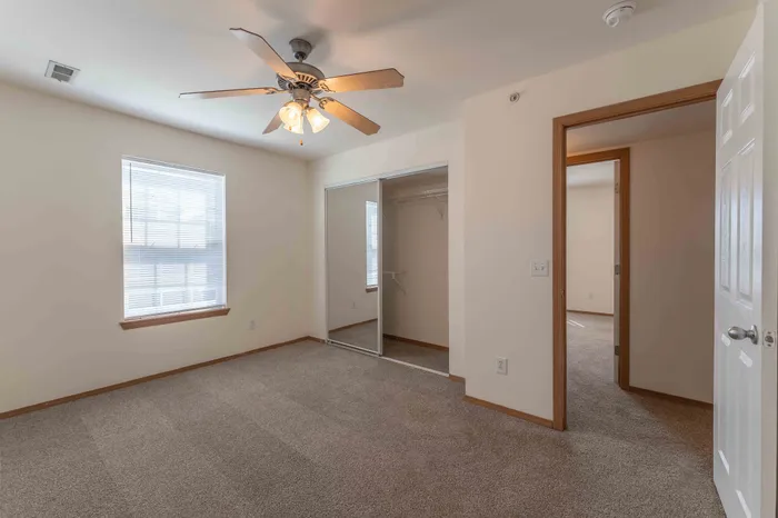 Battlefield-Park-Apartments-Springfield-Missouri-Three-Bedroom-Second-Bedroom-Closet