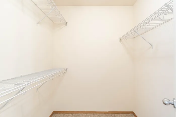 Battlefield-Park-Apartments-Springfield-Missouri-Three-Bedroom-Third-Bedroom-Walk-In-Closet