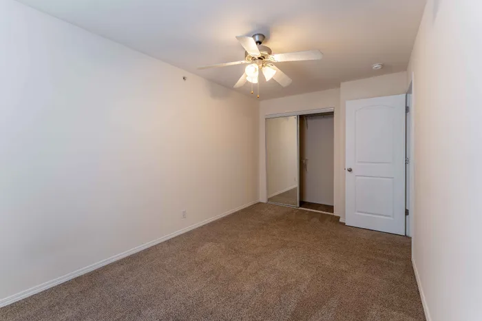 Battlefield-Park-Apartments-Springfield-Missouri-Four-Bedroom-Second-Bedroom-Closet