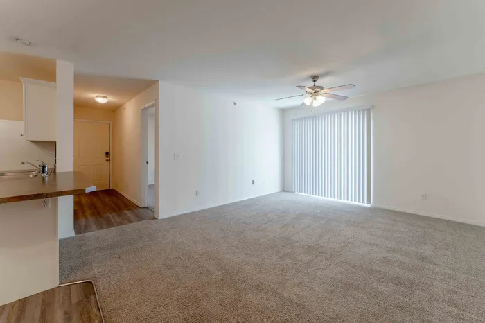 Battlefield-Park-Apartments-Springfield-Missouri-Four-Bedroom-Living-Room-Front-Entrance