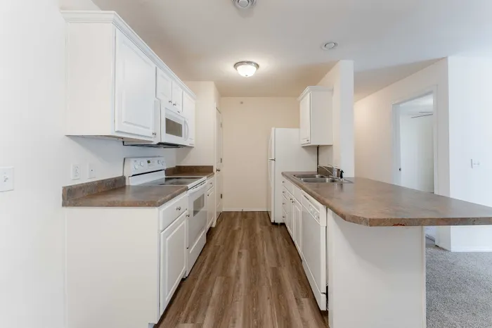 Battlefield-Park-Apartments-Springfield-Missouri-Four-Bedroom-Kitchen