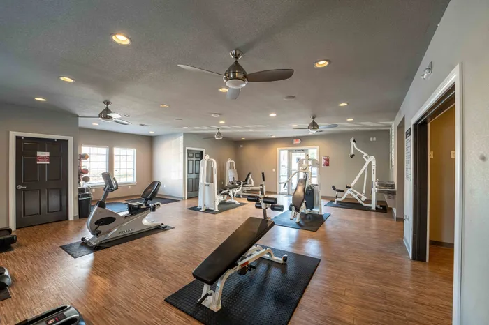 Battlefield-Park-Apartments-Springfield-Missouri-Fitness-Center-Weights