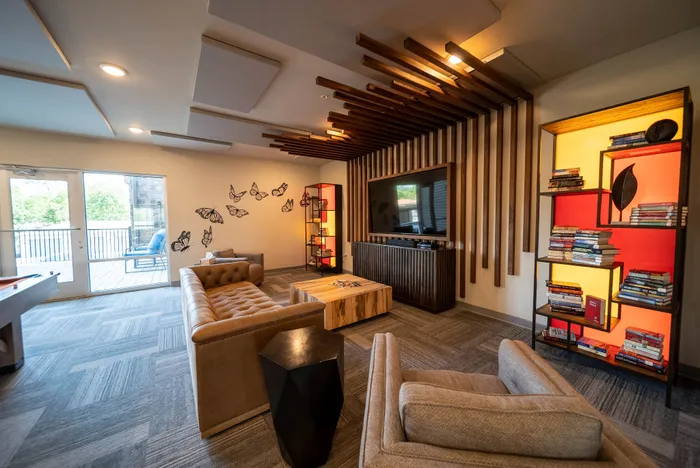 Monarch-Apartments-Springfield-Missouri-Game-Room-Seating