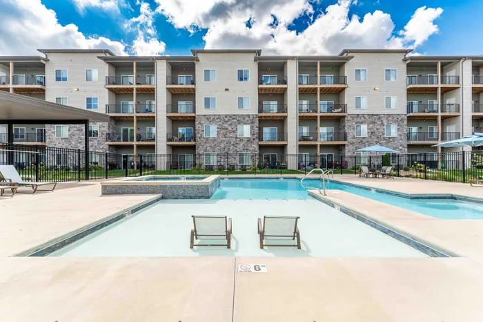Monarch-Apartments-Springfield-Missouri-Saltwater-Swimming-Pool-Chairs