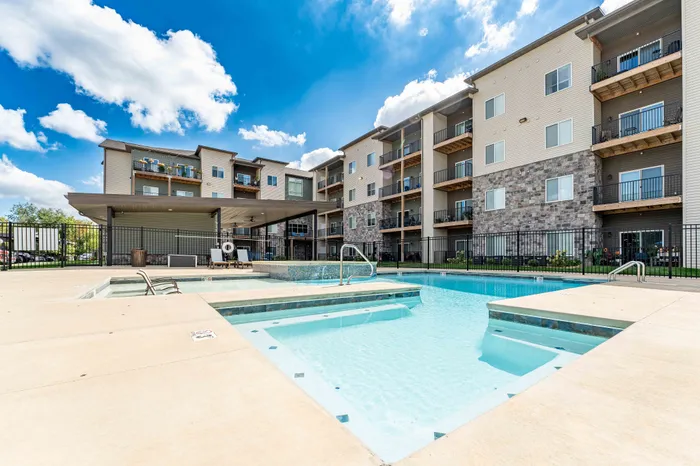Monarch-Apartments-Springfield-Missouri-Saltwater-Swimming-Pool