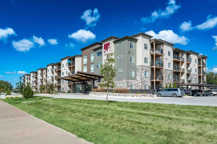 Monarch-Apartments-Springfield-Missouri-Exterior