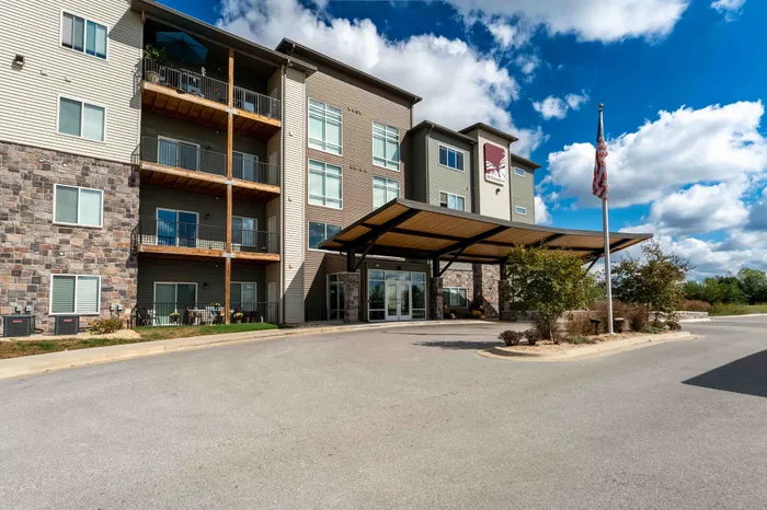 Monarch-Apartments-Springfield-Missouri-Exterior-Entrance