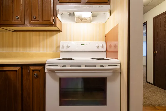 Regency-Towers-Apartments-Springfield-Missouri-One-Bedroom-A-Stove-Oven