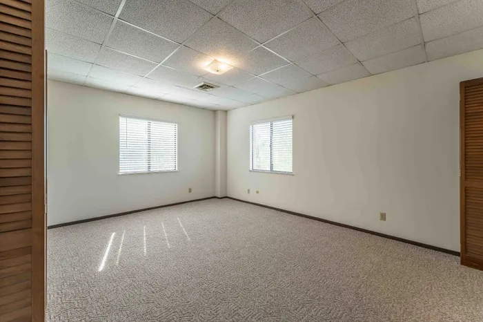 Regency-Towers-Apartments-Springfield-Missouri-One-Bedroom-B-Carpeted-Bedroom