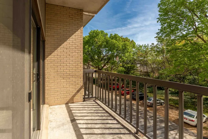 Regency-Towers-Apartments-Springfield-Missouri-One-Bedroom-B-Carpeted-Patio