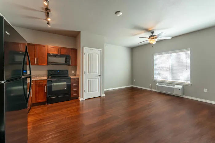 Verandas-Apartments-Springfield-Missouri-Studio-Living-Space