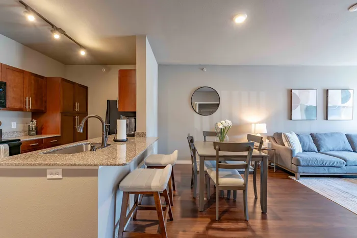 Verandas-Apartments-Springfield-Missouri-Furnished-Two-Bedroom-Breakfast-Bar-Dining-Space