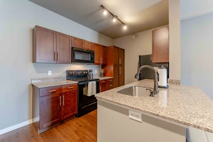 Verandas-Apartments-Springfield-Missouri-Furnished-Two-Bedroom-Kitchen-Granite-Countertops