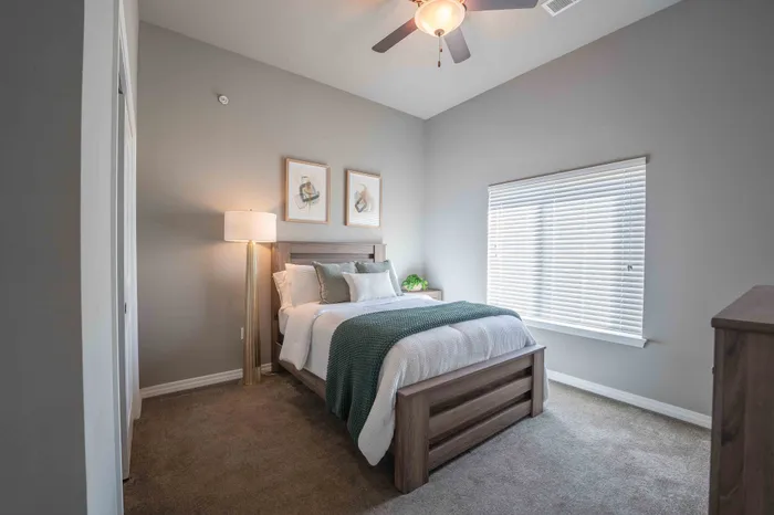 Verandas-Apartments-Springfield-Missouri-Furnished-Two-Bed-Two-Bath-Guest-Bedroom