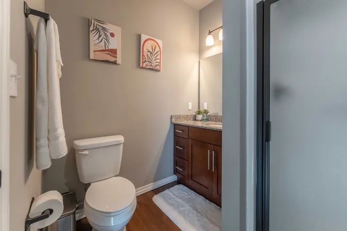 Verandas-Apartments-Springfield-Missouri-Furnished-Two-Bed-Two-Bath-Primary-Bathroom