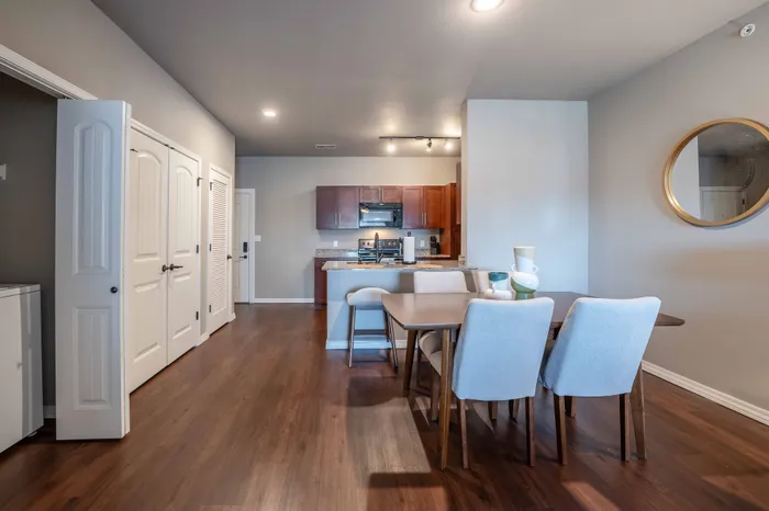 Verandas-Apartments-Springfield-Missouri-Furnished-Two-Bed-Two-Bath-Dining-Space-Kitchen