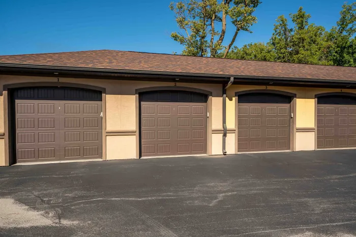 Verandas-Villas-Townhomes-Springfield-Missouri-Detached-Garages