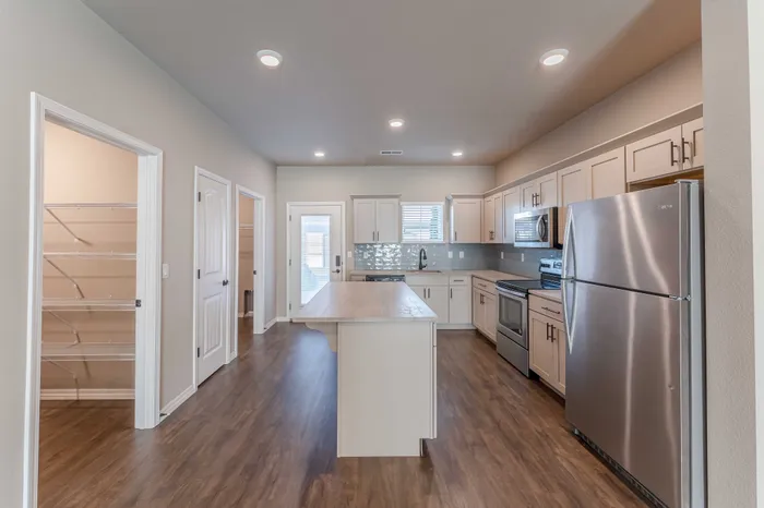 Verandas-Villas-Townhomes-Springfield-Missouri-Two-Bedroom-Kitchen-Island