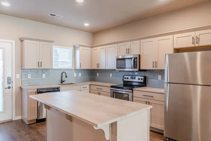 Verandas-Villas-Townhomes-Springfield-Missouri-Two-Bedroom-Kitchen