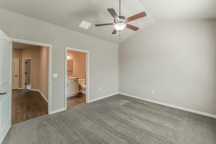 Verandas-Villas-Townhomes-Springfield-Missouri-Two-Bedroom-Primary-Bedroom-Bathroom-Entrance