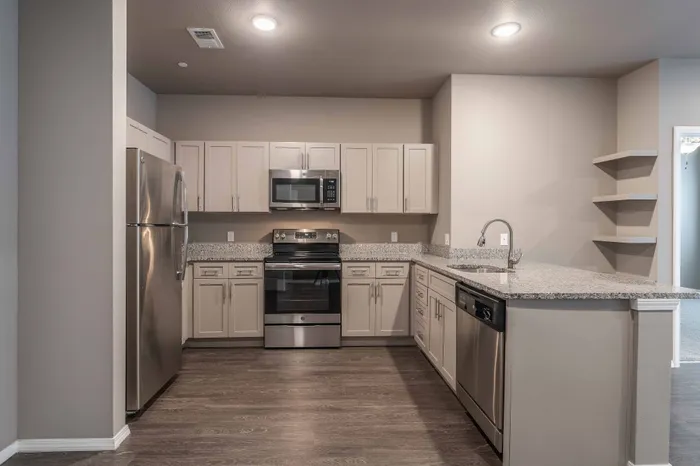 Veranda-Vistas-55-Plus-Apartments-Springfield-Missouri-Two-Bedroom-Kitchen