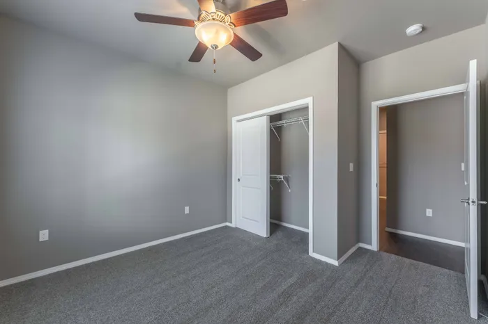 Veranda-Vistas-55-Plus-Apartments-Springfield-Missouri-Two-Bedroom-Guest-Bedroom-Closet