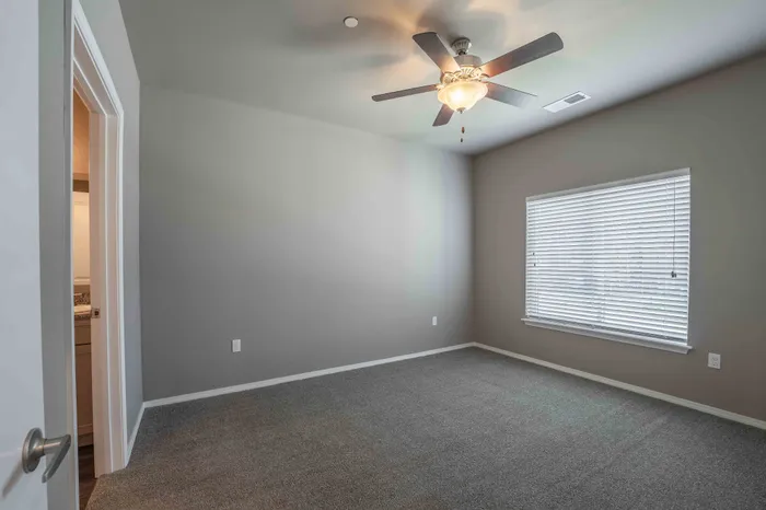 Veranda-Vistas-55-Plus-Apartments-Springfield-Missouri-Two-Bedroom-Primary-Bedroom