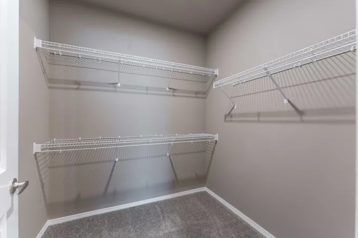 Veranda-Vistas-55-Plus-Apartments-Springfield-Missouri-Two-Bedroom-Primary-Bedroom-Closet