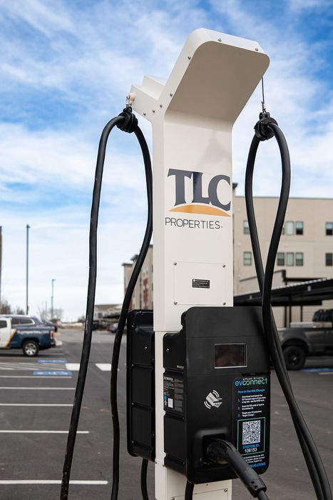 Promenade-Commons-Apartments-Rogers-Arkansas-Amenities-Electric-Vehicle-Charging