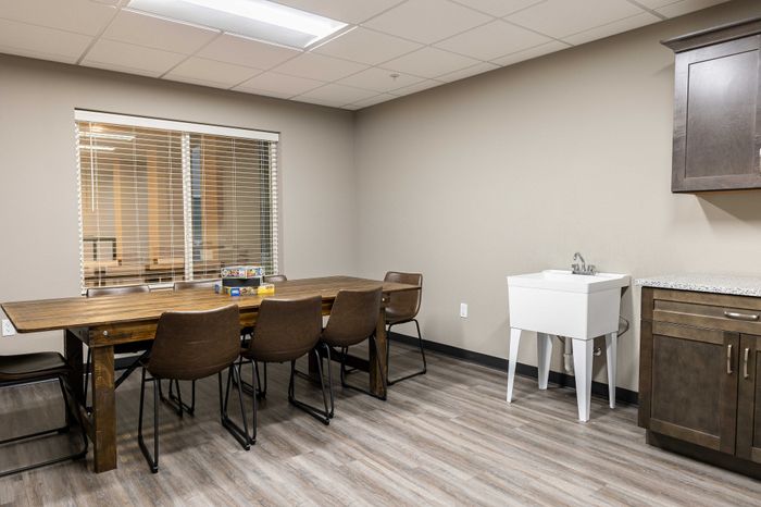 Promenade-Commons-Apartments-Rogers-Arkansas-Amenities-Craft-Room