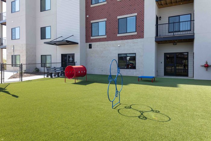 Promenade-Commons-Apartments-Rogers-Arkansas-Amenities-Phase-One-Dog-Park