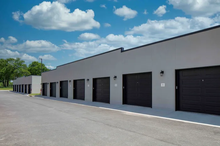 Promenade-Commons-Apartments-Rogers-Arkansas-Amenities-Phase-One-Detached-Garages