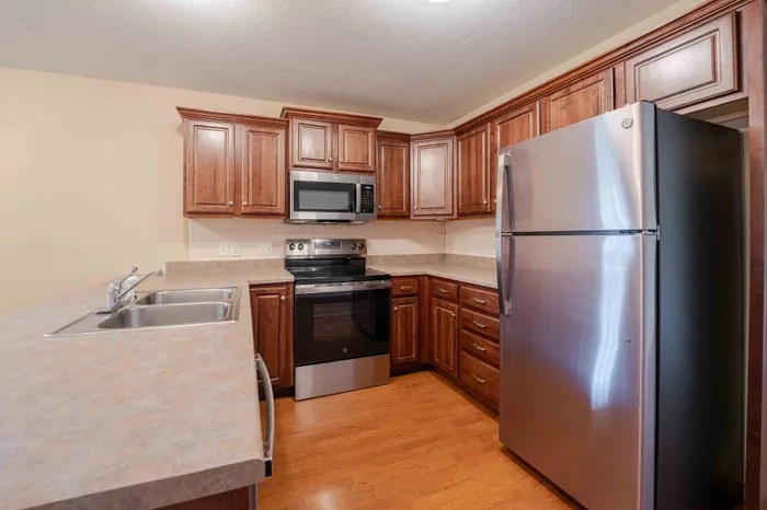 Oakwood-Heights-Townhomes-Republic-Missouri-Phase-1-Two-Bedroom-Kitchen