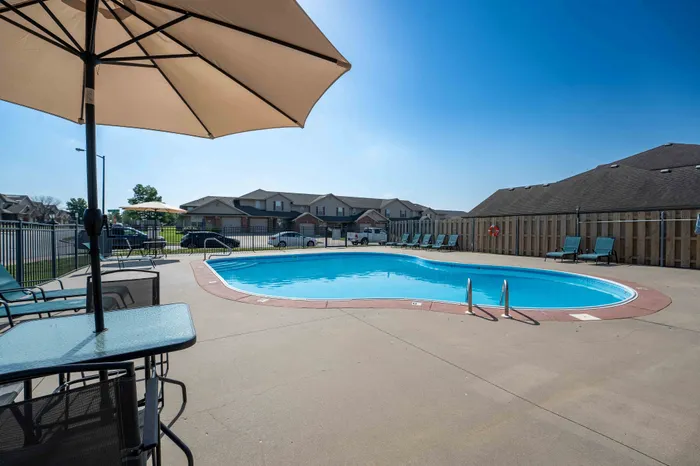 Oakwood-Heights-Townhomes-Republic-Missouri-Amenities-Swimming-Pool-Covered-Poolside-Seating