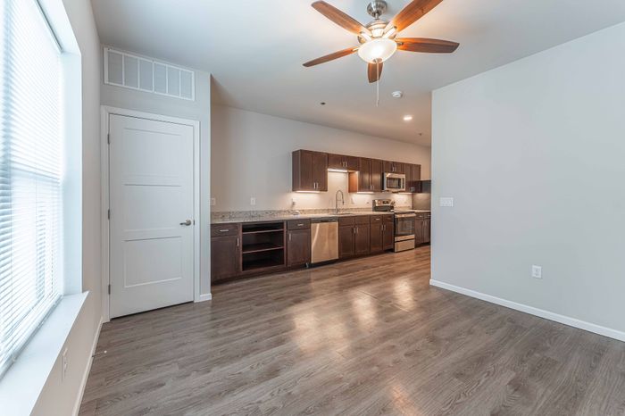 Union-Mill-Apartments-Wichita-Kansas-Studio-Home-Living-Space-Kitchen