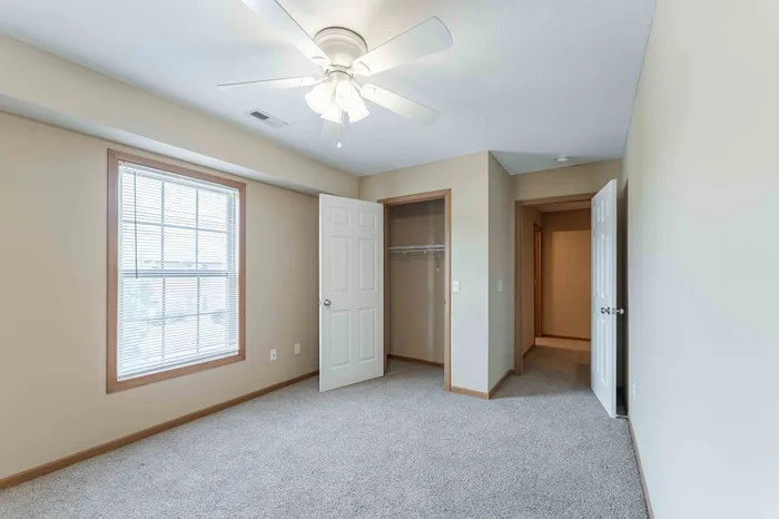 Oakwood-Heights-Townhomes-Republic-Missouri-Phase-1-Three-Bedroom-Third-Bedroom-Closet