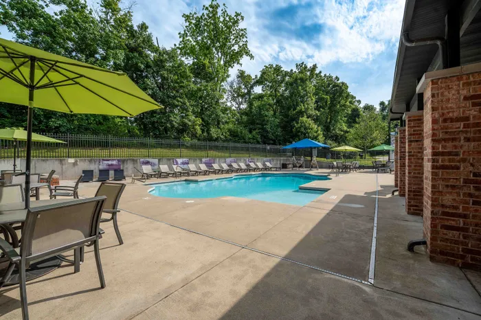 Township-28-Apartments-Springfield-Missouri-Amenities- Saltwater-Pool-Entrance