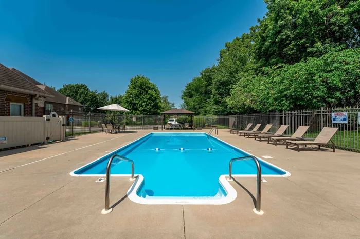 Martin-Riley-Apartment-Homes-Springfield-Missouri-Amenities-Swimming-Pool