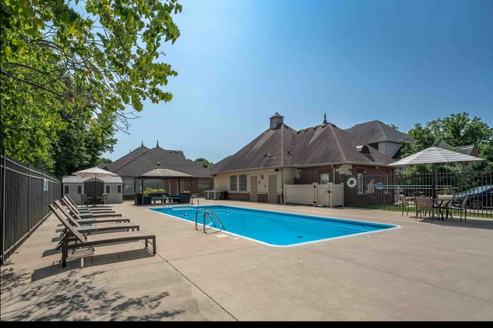 Martin-Riley-Apartment-Homes-Springfield-Missouri-Amenities-Swimming-Pool-Community-View