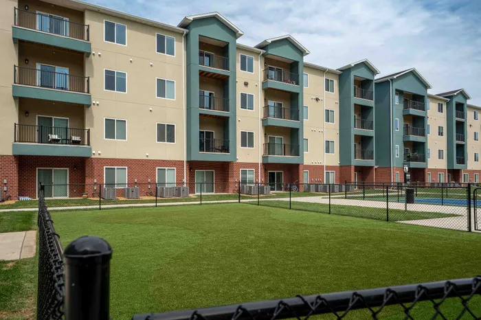 Crescent-Falls-Apartments-Joplin-Missouri-Amenities-Dog-Park
