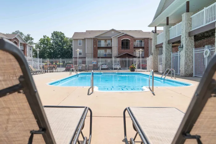 Battlefield-Park-Apartments-Springfield-Missouri-Amenities-Swimming-Pool-Lounge-Chair-View