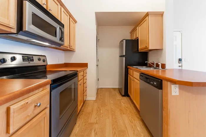 Battlefield-Park-Apartments-Springfield-Missouri-Studio-Kitchen-Appliances