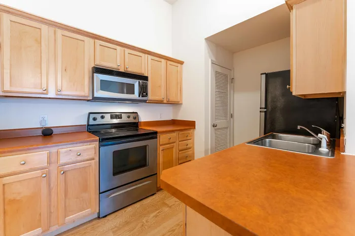 Battlefield-Park-Apartments-Springfield-Missouri-Studio-Kitchen