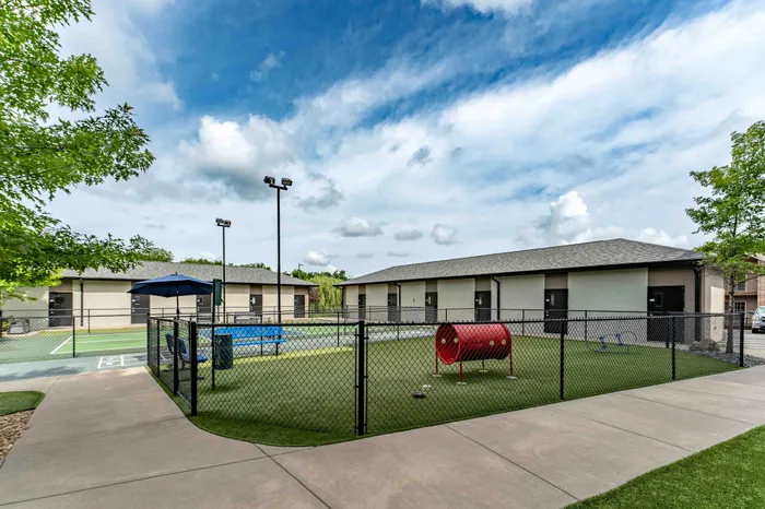 Veranda-Vistas-55-Plus-Apartments-Springfield-Missouri-Amenities-Dog-Park