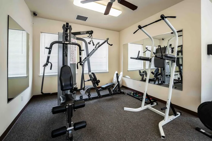 Martin-Riley-Apartment-Homes-Springfield-Missouri-Amenities-Fitness-Center-Weights