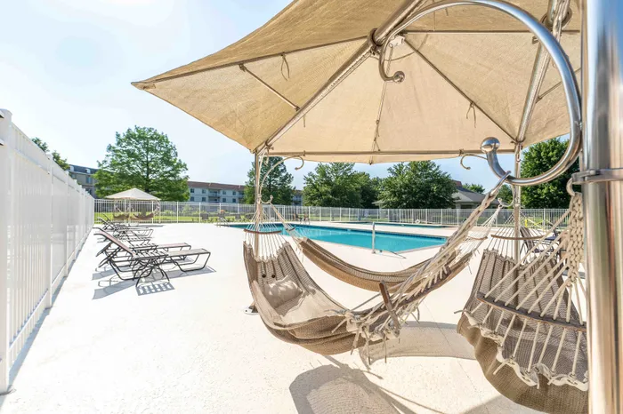 The-Abbey-Apartments-Springfield-Missouri-Amenities-Poolside-Hammocks