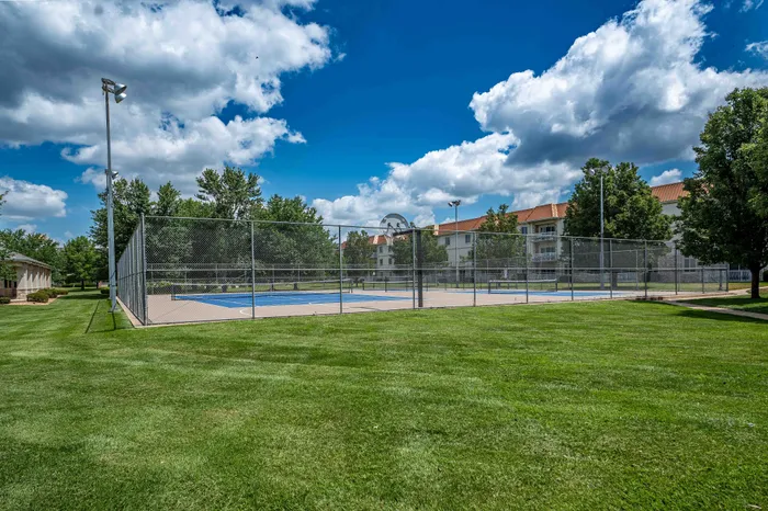 The-Abbey-Apartments-Springfield-Missouri-Amenities-Gated-Sports-Courts