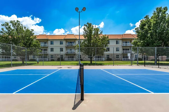 The-Abbey-Apartments-Springfield-Missouri-Amenities-Tennis-Court-Net