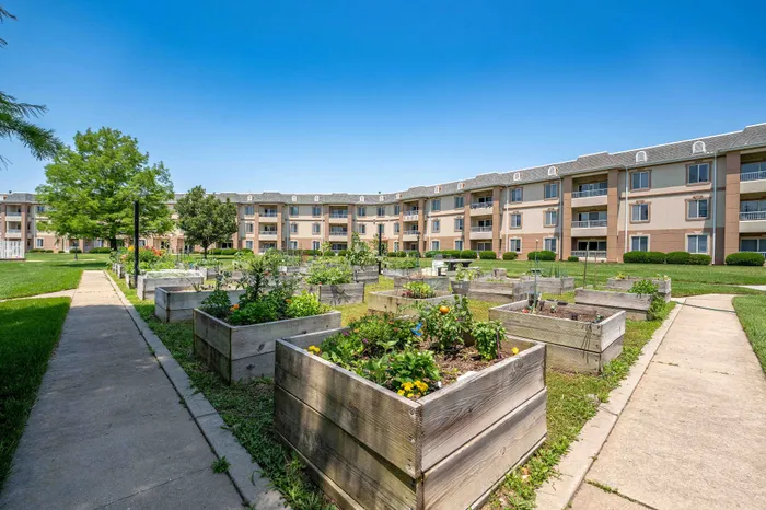 The-Abbey-Apartments-Springfield-Missouri-Amenities-Garden-Boxes