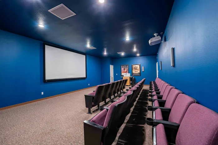 The-Abbey-Apartments-Springfield-Missouri-Amenities-Movie-Theater-Seating